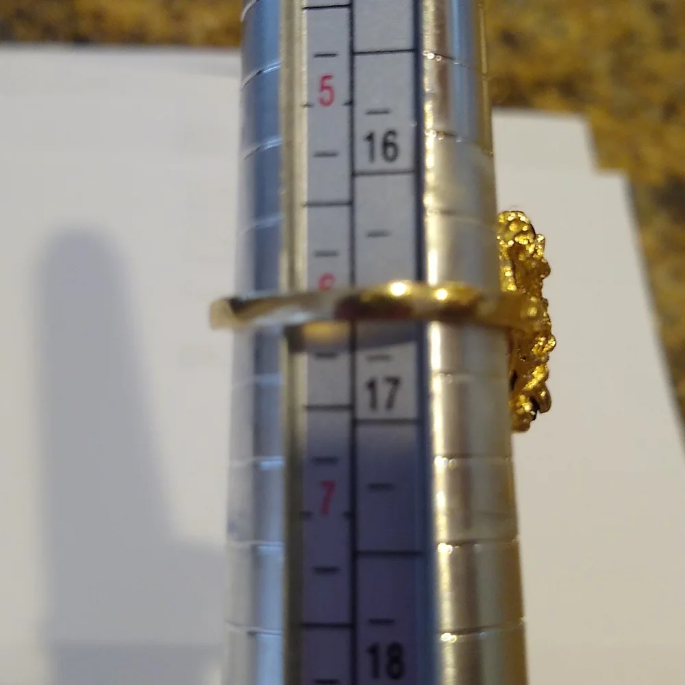 Green Tourmaline and diamond square Bombe style ring, 14kt yellow gold - Picture 7 of 10